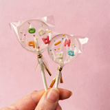 ABC Lolli mit bunten Nonpareilles